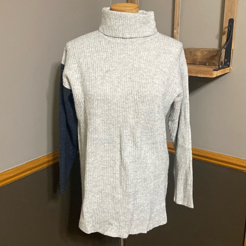 Casual corner tan, black, & gray lambswool turtleneck color block sweater Size M